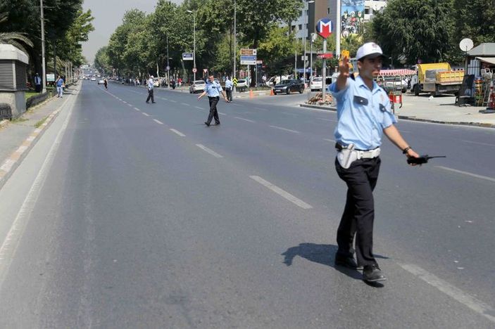 İstanbul Emniyet Müdürlüğü yakınında bomba şüphesi