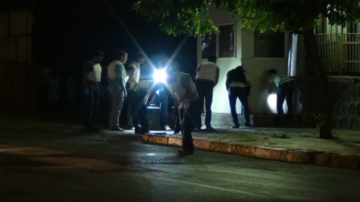 Diyarbakır'da Emniyet müdürlüğüne bombalı saldırı