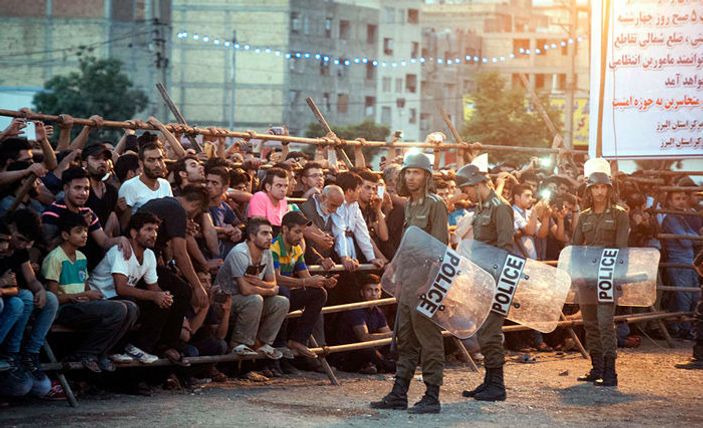 İran'da 3 tecavüzcü idam edildi