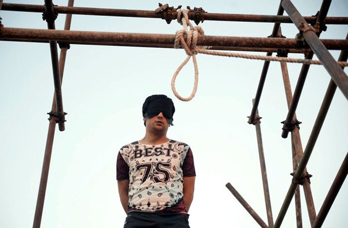 İran'da 3 tecavüzcü idam edildi