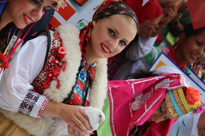 CHP'li belediyeden İstiklal Caddesi'nde festival açılışı