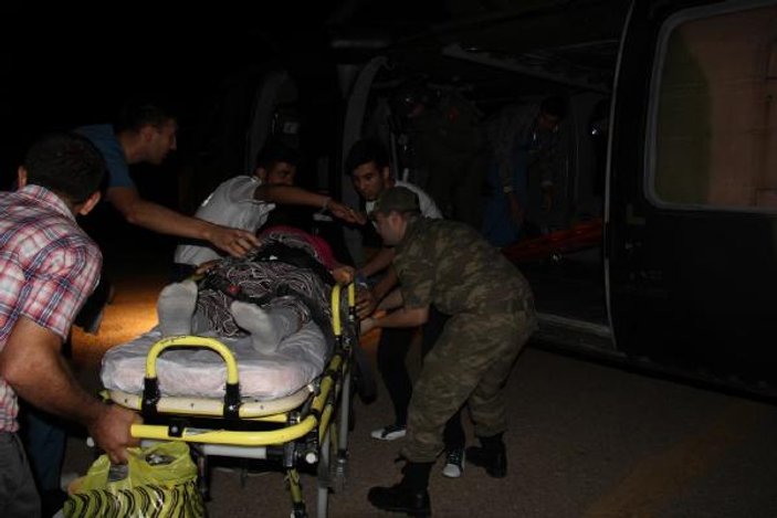 Mehmetçik PKK'lılar saldırırken hasta taşıdı