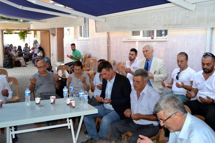 Metin Feyzioğlu Manisa'da şehit ailelerini ziyaret etti
