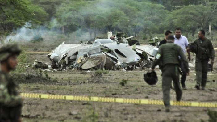 Kolombiya'da askeri uçak düştü: 11 ölü