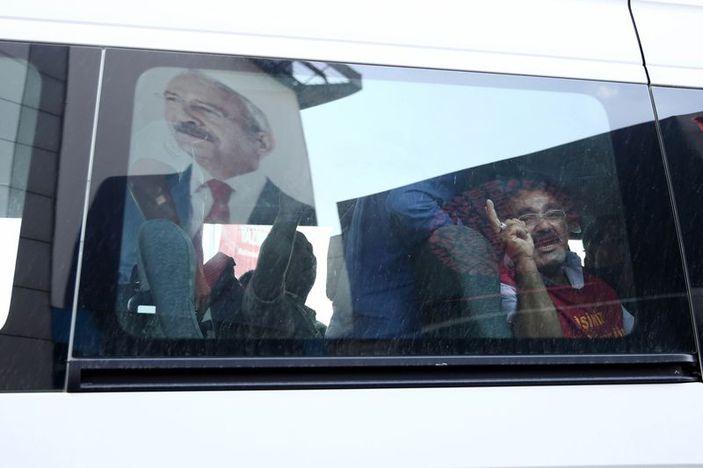 CHP İl Başkanlığı'nda zincirli eylem