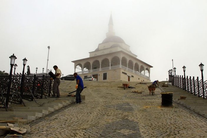 Kıble Dağı Camisi'nin inşaatı tamamlandı