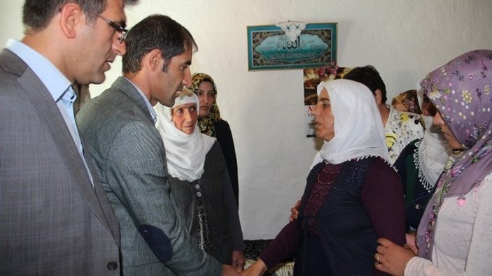 Şehit ailesini ziyaret eden HDP'liler: Akan kan duracak