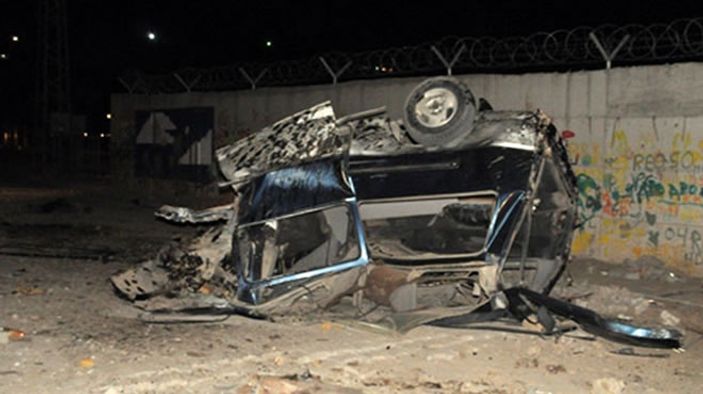 PKK'lılar bomba patlattı minibüs şoförü hayatını kaybetti