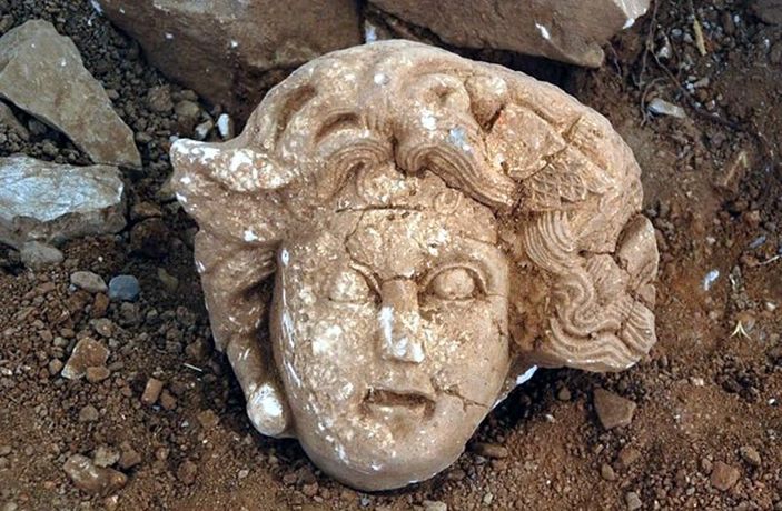 Antalya'da Medusa başı bulundu