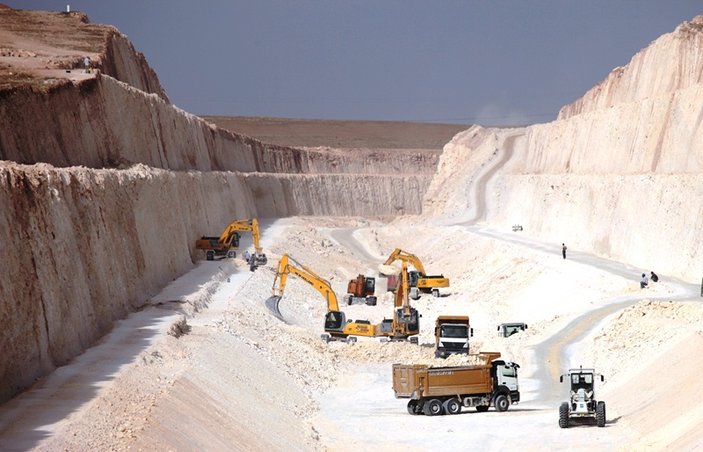 Bakan Eroğlu baraj inşaatının durduğunu açıkladı
