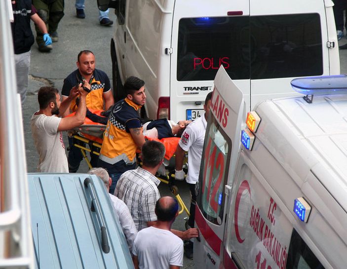 İstanbul'da ABD Konsolosluğu'na ateş açıldı