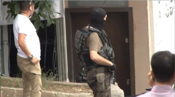 İstanbul'da ABD Konsolosluğu'na ateş açıldı