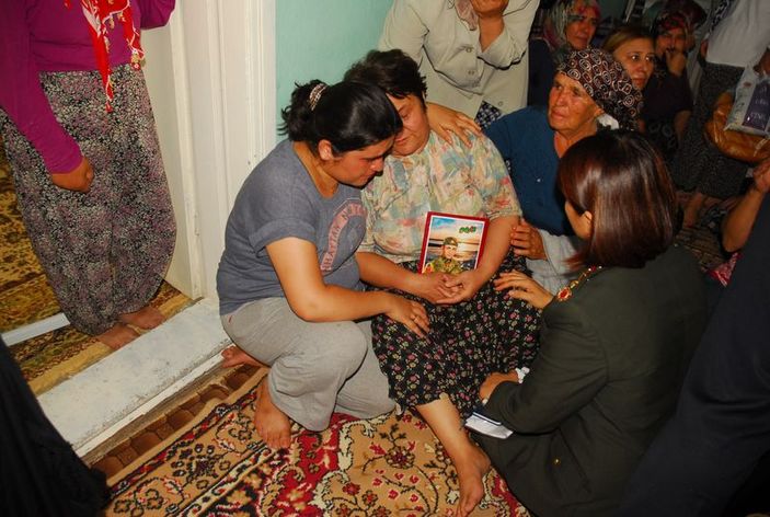 Şehit Doğan Acar'ın evine ateş düştü