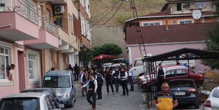 İstanbul'da ABD Konsolosluğu'na ateş açıldı