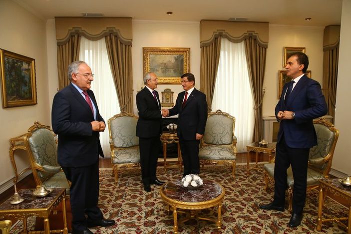 Ahmet Davutoğlu ile Kemal Kılıçdaroğlu bir araya geldi