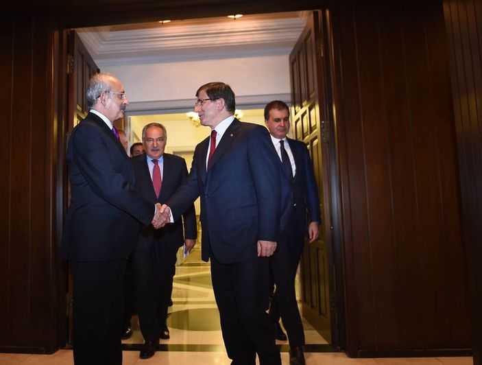 Ahmet Davutoğlu ile Kemal Kılıçdaroğlu bir araya geldi