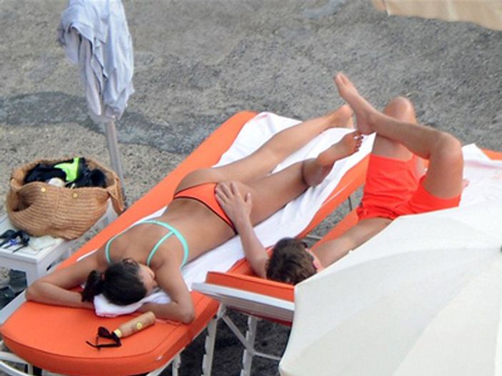 Irina Shayk'tan ateşli tatil