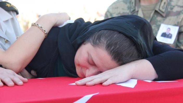 Şehit uzman çavuş son yolculuğuna uğurlandı