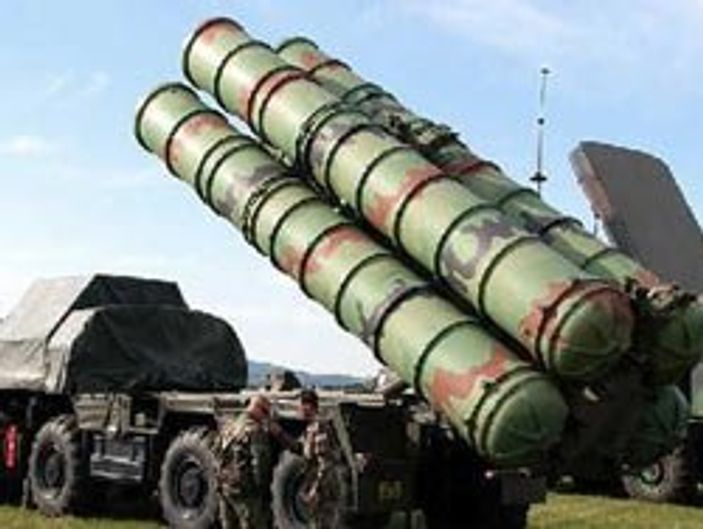 İran S-300 füzelerini yeniliyor