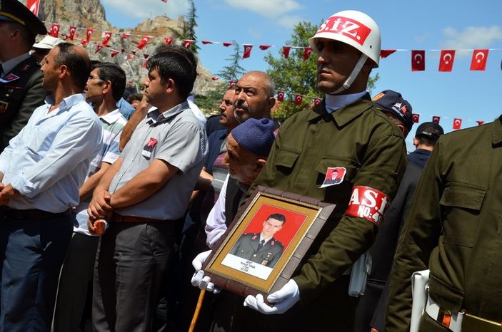 Şehit babası: Vatan sağ olsun düşman çatlasın