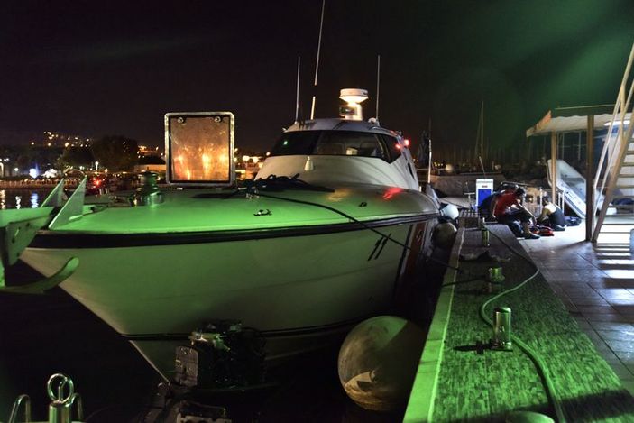 Bodrum'da kaçakları taşıyan tekne battı:1 ölü