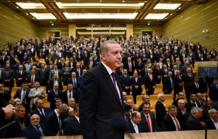 Erdoğan muhtarların sigaralarını topladı