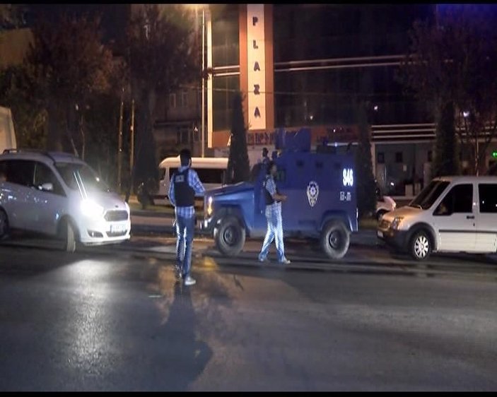 İstanbul Mahmutbey Gişeleri'nde polise silahlı saldırı