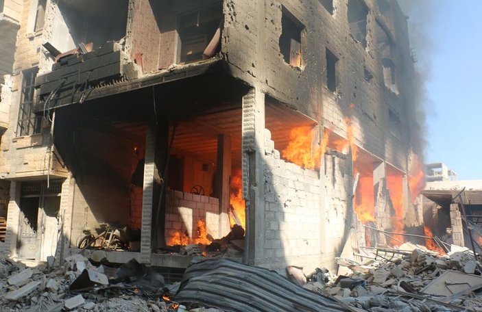 Duma'ya vakum bombalı hava saldırısı: 50 ölü
