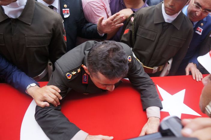 Şehit Yüzbaşı Alkan son yolculuğuna uğurlandı