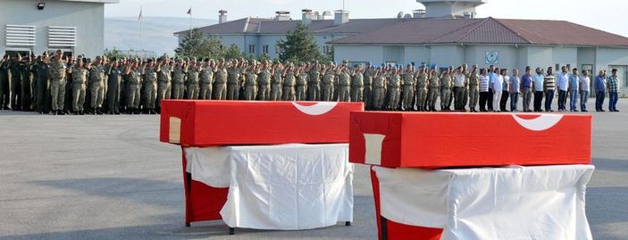 Şemdinli şehitleri memleketlerine uğurlandı