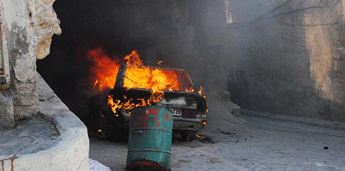 Urfa'da bir genç para vermeyen babasının otomobilini yaktı