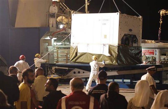 Göçmen teknesi battı: 200 ölü