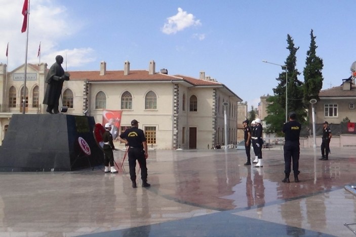 Kilis'te polislere geç selam verme cezası