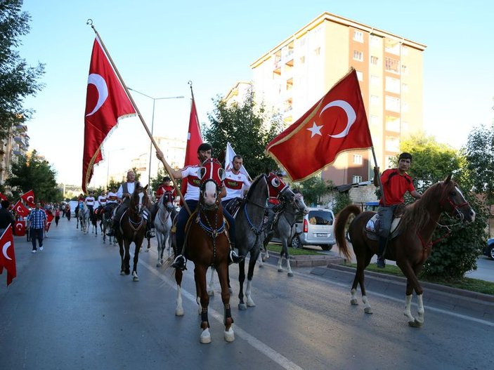 Atatürk'ün Sivas'a gelişi canlandırıldı