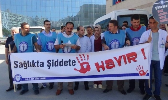 Siirt'te kadın doktor hasta yakınları tarafından dövüldü