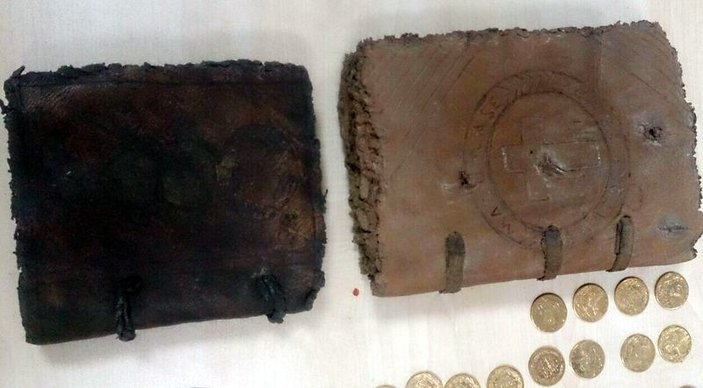 Şanlıurfa'da bin 500 yıllık 2 incil ele geçirildi