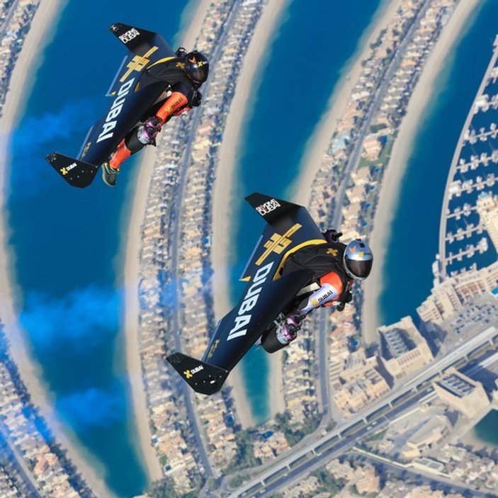 Dubai'de jet adam gösteri yaptı