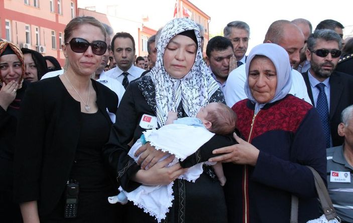 Şehit polis Savaş Kale için Elazığ'da tören düzenlendi