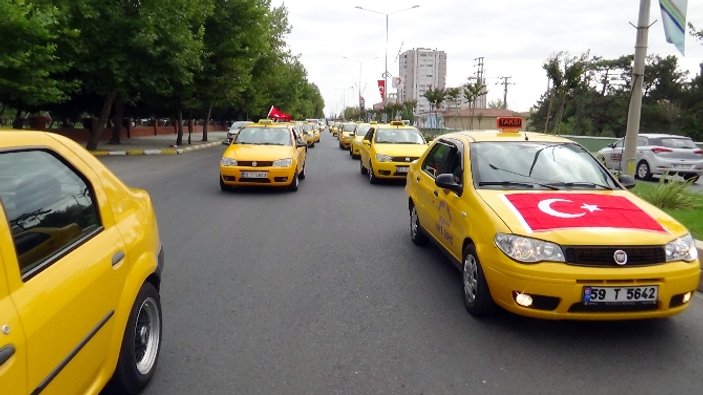 Çorlulu taksicilerden teröre kornalı protesto