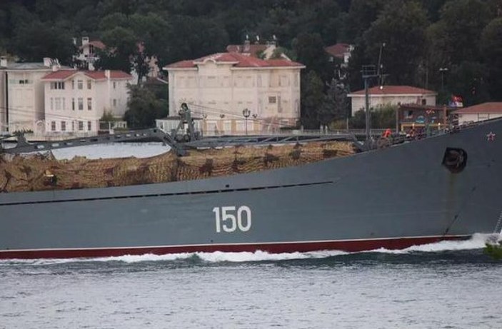 Rus gemileri Boğaz'dan Esad'a silah taşıdı