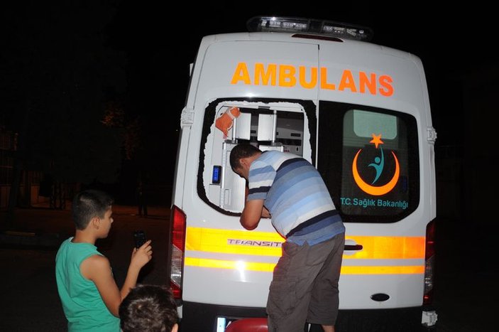 Mardin'de teröristler ambulansa ateş açtı
