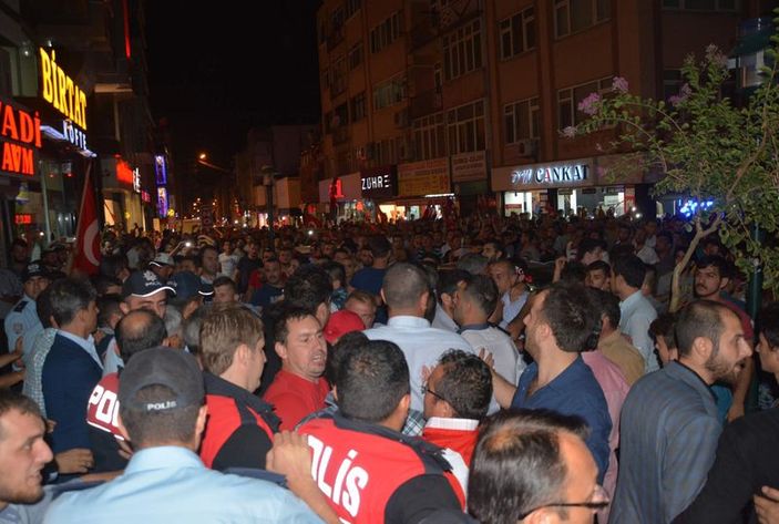 Yurt genelinde teröre tepki gösterileri sürüyor