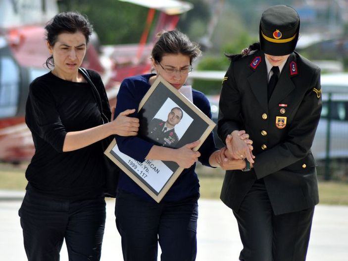 Dağlıca şehidi yarbay İlker Çelikcan toprağa verildi