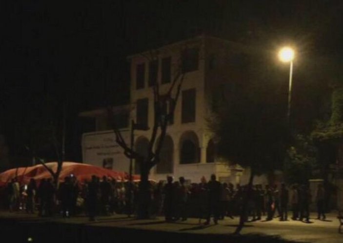 Sarıyer'deki terör karşıtı protestoda Beren Saat'e tepki