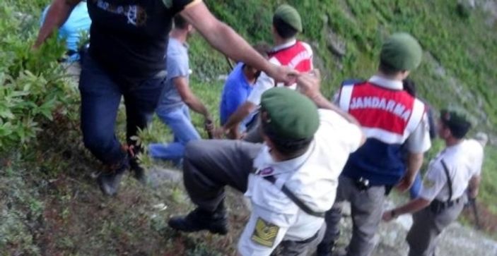 Rize'de köylüler askere saldırdı