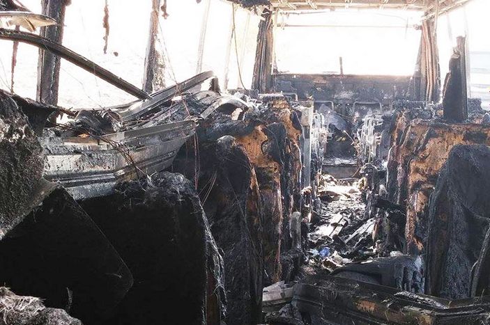 TEM'de otobüsü alev topuna döndü