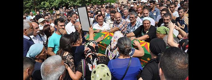 Tunceli'de HDP'li vekiller teröristlerin cenazesinde