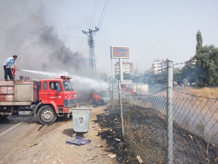 Adıyaman'daki petrol istasyonunda çıkan yangın korkuttu