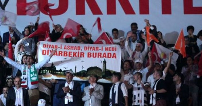 Diyarbakır teşkilatından şehitler için slogan