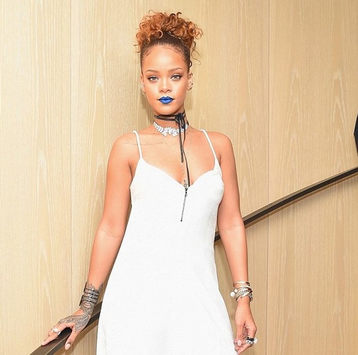 Rihanna rapçi sevgilisiyle yakalandı